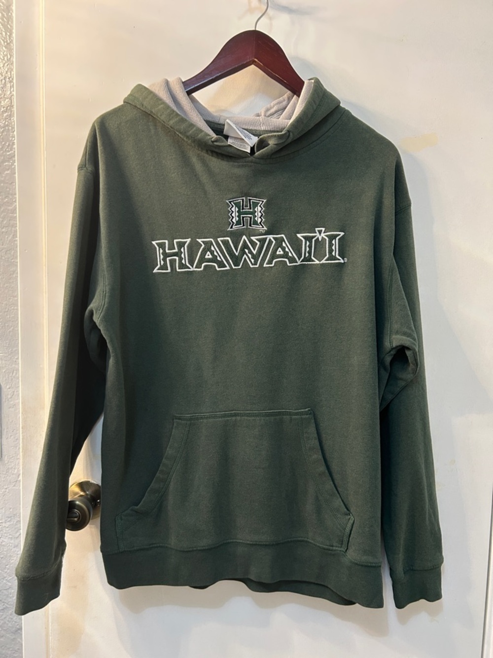 Champion Green 'Hawaii' University of Hawaii Embroidered Pullover Hoodie, Sz M